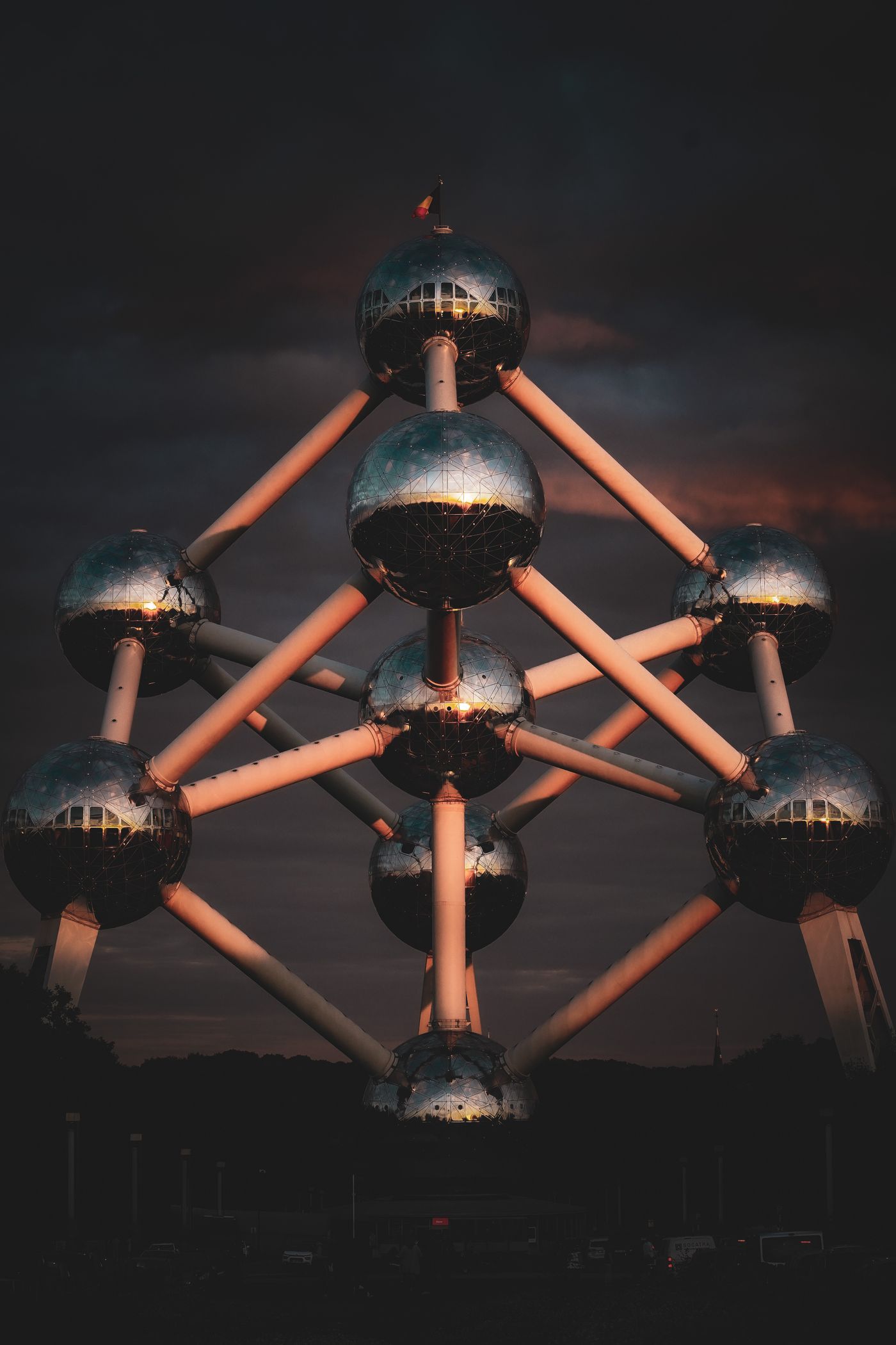 Atomium in Brussel tegen een heldere hemel